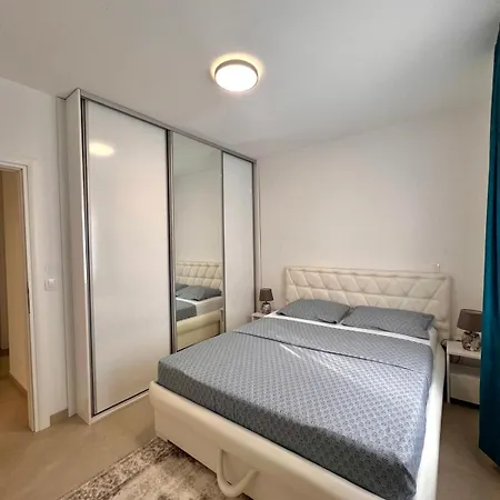 Emc24 Apartment
